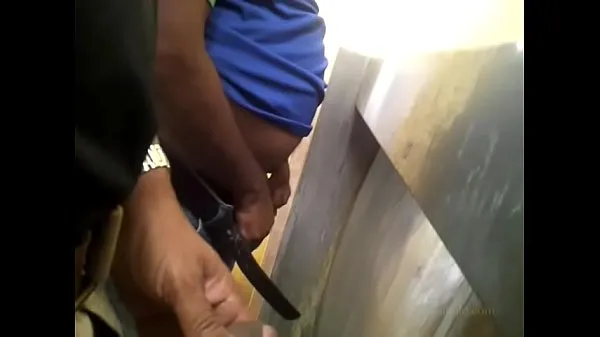 Quente Banheirão / Sacanagem Pegação no Banheiro Público Filmes quentes