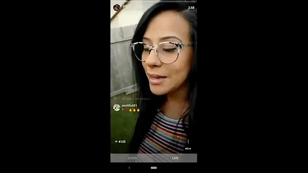 Husband surpirses IG influencer wife while she's live. Cums on her face Filem hangat panas