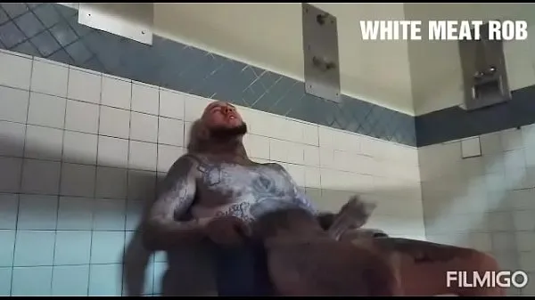 Jailhouse masturbation, White guy, big dick, cum shot Filem hangat panas