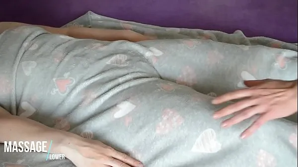 Amateur Romantic Massage - European Babe under hairy Blanket Filem hangat panas