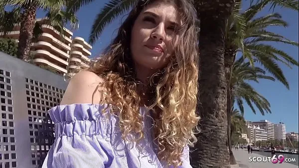 Hotte GERMAN SCOUT - Magaluf Holiday Teen Candice with braces at Public Agent Casting varme film