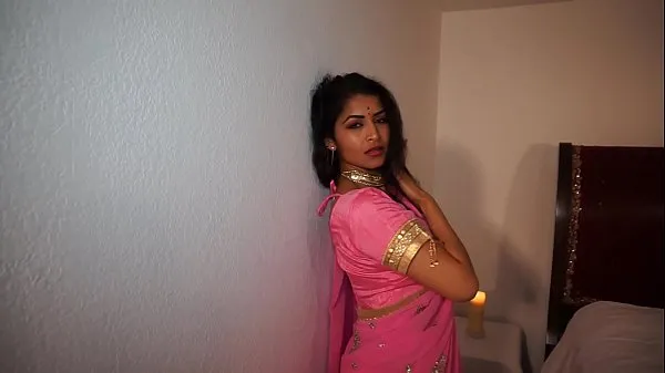 Quente Dança sedutora de índio maduro em música hindi - maia Filmes quentes