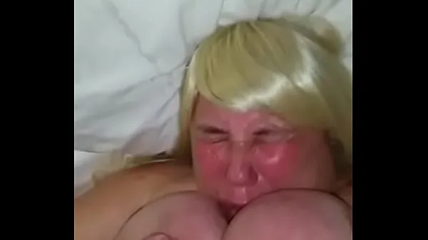 Stepmom let me explode all over her face while tittyfucking her Filem hangat panas
