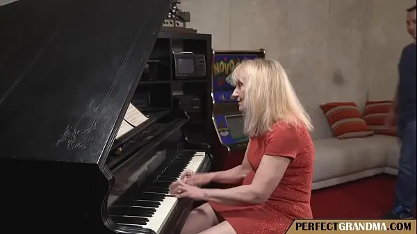 Žhavé the old pianist girl žhavé filmy