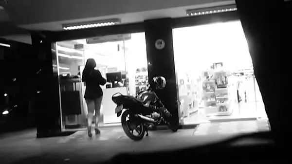 Nóng Hotwife tasty sense the mood of the drugstore if exhibiting and the Horn in the car filming the wife Phim ấm áp