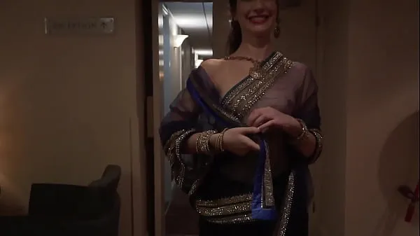 Kuumia naked walk in hotel by Bollywood actress and caught by guest lämpimiä elokuvia