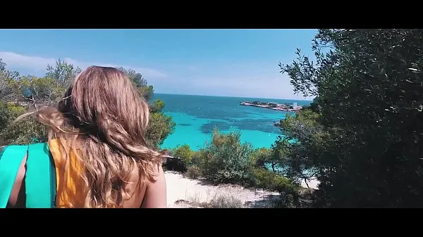热Russian Girl Sasha Bikeyeva - TRAVEL SHOW Balearic Islands Part2温暖的电影