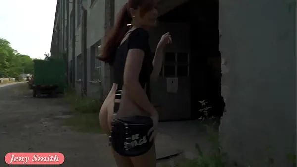 Vroči The Lair. Jeny Smith Going naked in an abandoned factory! Erotic with elements of horror (like Area 51 topli filmi