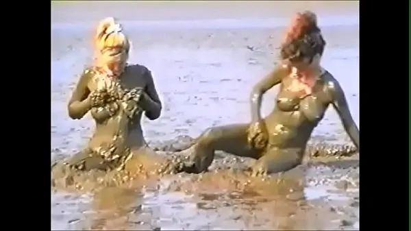Kuumia Mud Girls 1 lämpimiä elokuvia