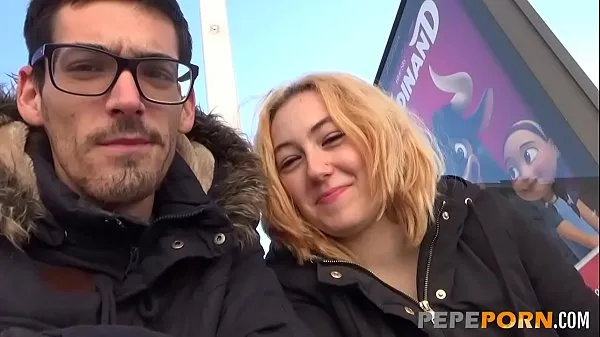 Sıcak Exhibitionist couple has a fucking-spree in the mall Sıcak Filmler
