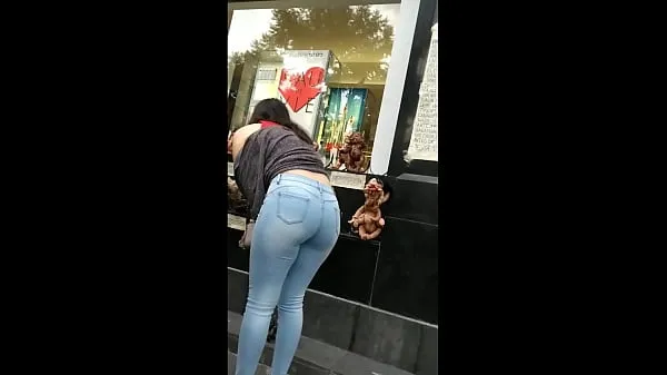 Hotte Big ass with tight jeans varme filmer