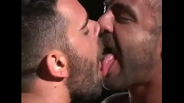 The hottest fucking slurrpy spit kissing ever seen - EduBoxer & ManuMaltes Filem hangat panas