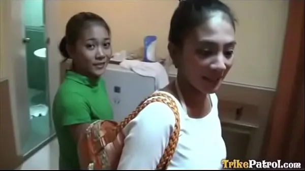 Kuumia Thick-assed Filipina babe offers up pussy to horny tourist lämpimiä elokuvia