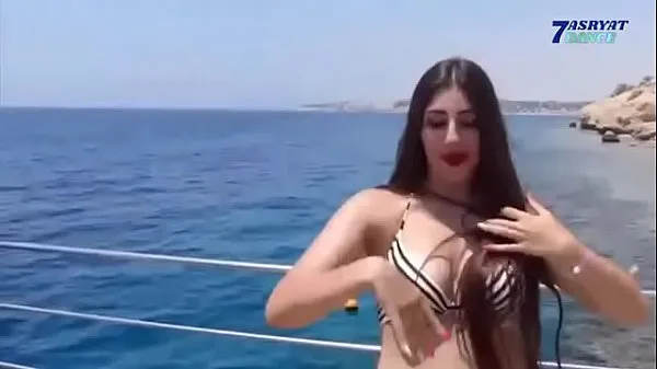 뜨거운 An Egyptian woman dances with Maya Khalifa and they have sex with each other 따뜻한 영화