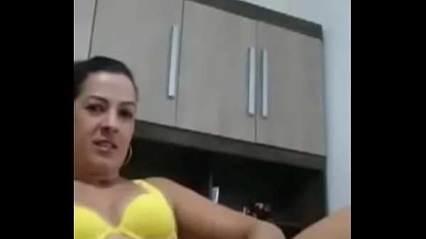 Hotte Hot sister-in-law keeps sending video showing pussy teasing wanting rolls varme filmer