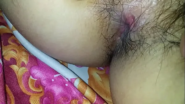 Heta The girl with pink cunt is very delicious varma filmer