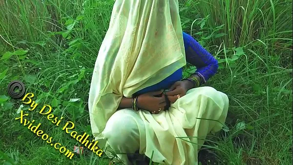 Heiße Radhika Bhabhi fickt im Waldwarme Filme