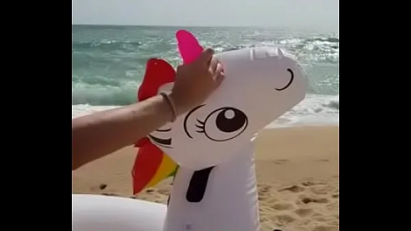 Hotte Unicorn is hard a. and had an orgasm by his owner in the beach varme filmer