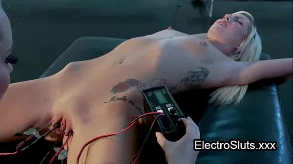 Heta Clamped and electro shocked cunt varma filmer