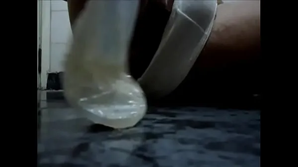 Quente TAKING OFF THE FEMALE CONDOM FULL OF FUCK Filmes quentes