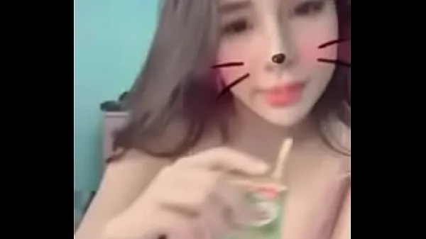 The sister revealed her breasts on Uplive livestream Film hangat yang hangat