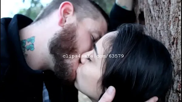 Καυτές Sexy Couple Kissing Outside ζεστές ταινίες
