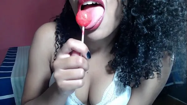 Hotte I put a lollipop in her pussy and look what happened varme filmer