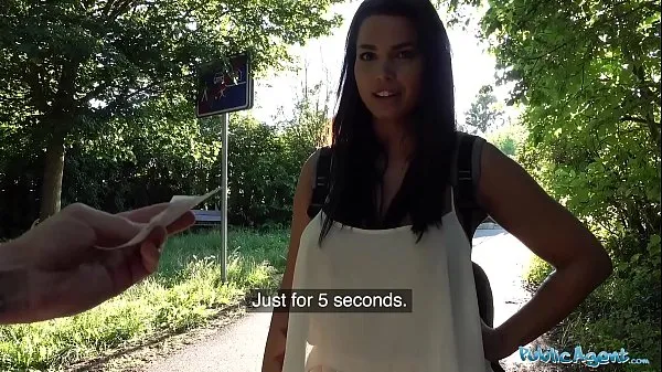 Vroči Public Agent Chloe Lamour gets her big boobs jizzed on for cash topli filmi