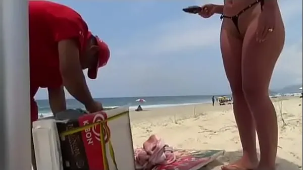 Vroči showing off on the beach topli filmi