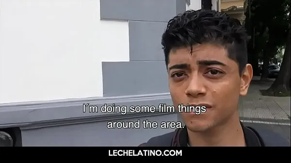 Hotte Latino boy first time sucking dick varme filmer