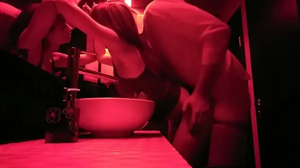 Nóng Amateur couples fucking at backdoor of club Phim ấm áp