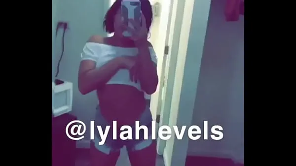 Quente LylahLevels feeling herself while she gets ready for work Filmes quentes