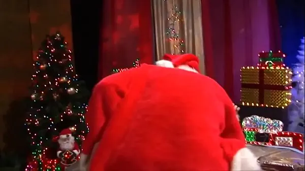أفلام ساخنة Horny wife Sandra waits under the tree to be hunkered by Santa Claus دافئة