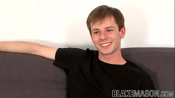 Žhavé British gay dude jerking off his big cock until cumming žhavé filmy