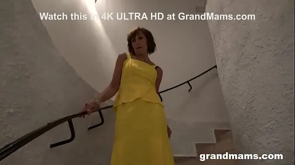 Heta Granny Sprinkled at a Sex Club varma filmer