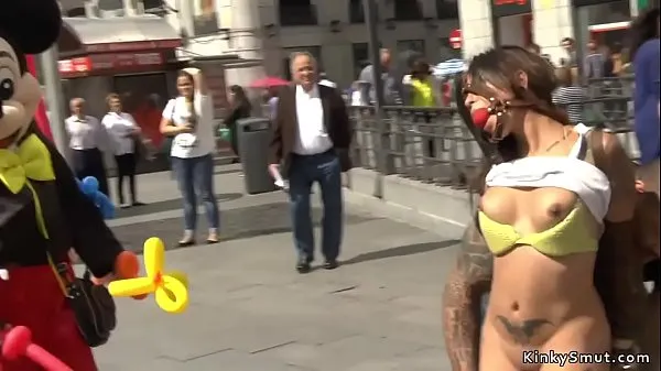 Vroči Spanish babe fucked in public sex shop topli filmi