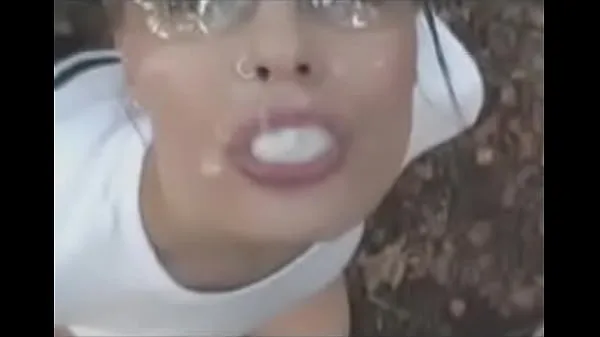 Hot Queeny- Roller blade facial warm Movies
