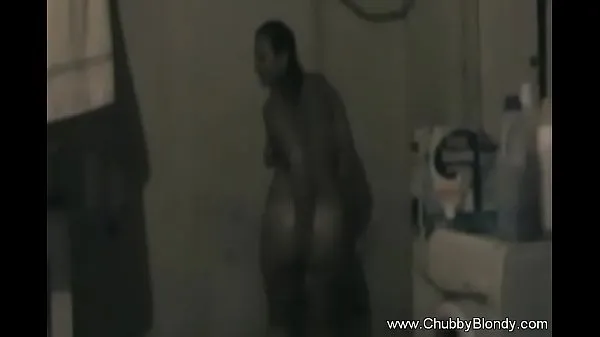 Vroči Shower With Chubby Amateur topli filmi
