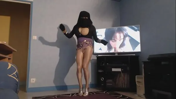 Hotte muslim in niqab a boob in the air varme filmer