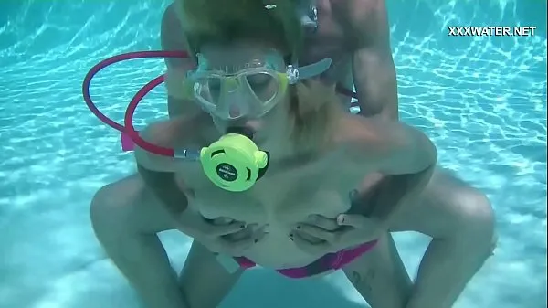 Vroči David and Samantha Cruz underwater hardcore sex topli filmi