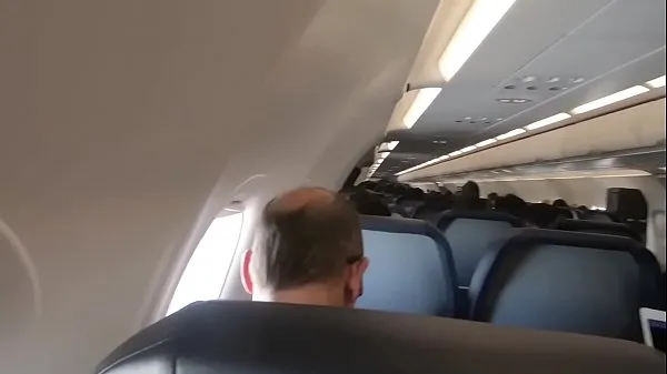 Žhavé sání penisu v letadle žhavé filmy
