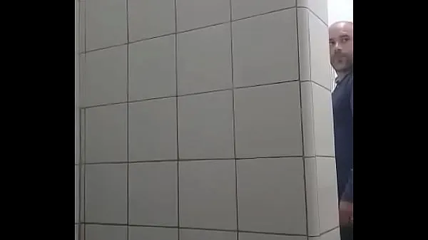 뜨거운 My friend shows me his cock in the bathroom 따뜻한 영화