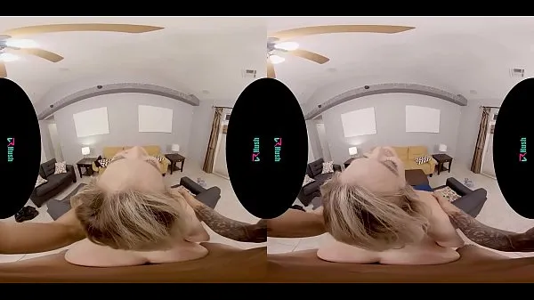 뜨거운 Horny blonde lets her neighbor stuff her tight little pussy in virtual reality 따뜻한 영화