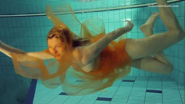 Naked swimming babe Nastya Filem hangat panas