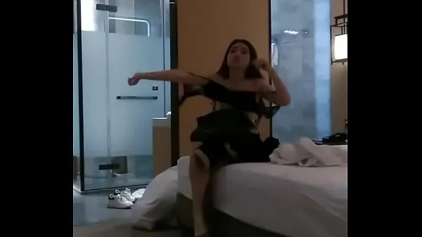 Vroči Filming secretly playing sister calling Hanoi in the hotel topli filmi