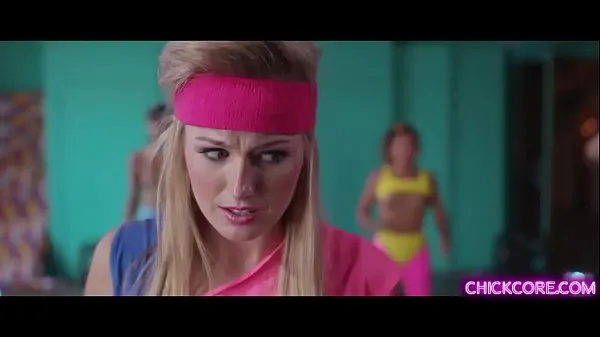 Žhavé Gorgeous lesbian babes do their workout session and turns into a hot lesbian gym orgy žhavé filmy