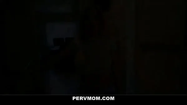 Vroči Hot MILF StepMom Oral Orgasm By Young Stepson - PervMom topli filmi