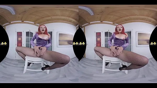 Hotte Tiffany Love piss her panyhose in VR varme film