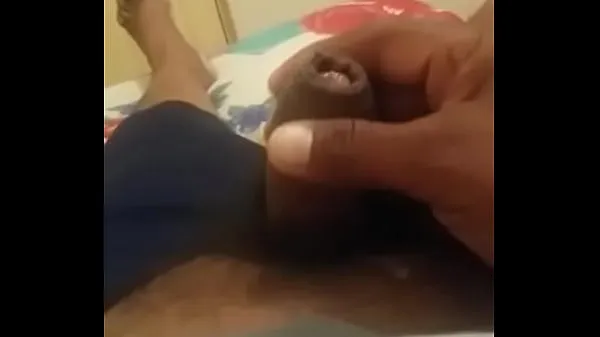 Hotte Chubby showing his cock varme film