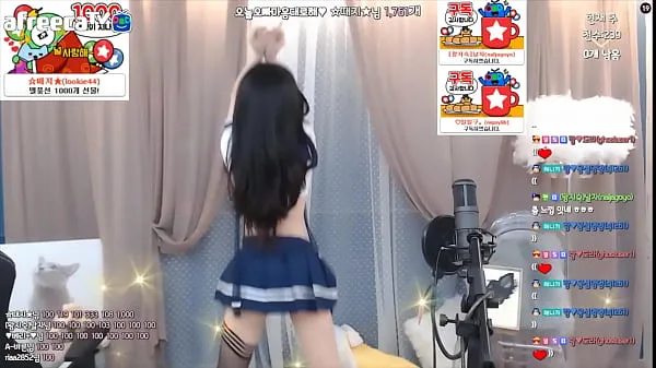 Žhavé Official account [喵泡] Sexy welfare female anchor live broadcast room, dancing and dancing žhavé filmy